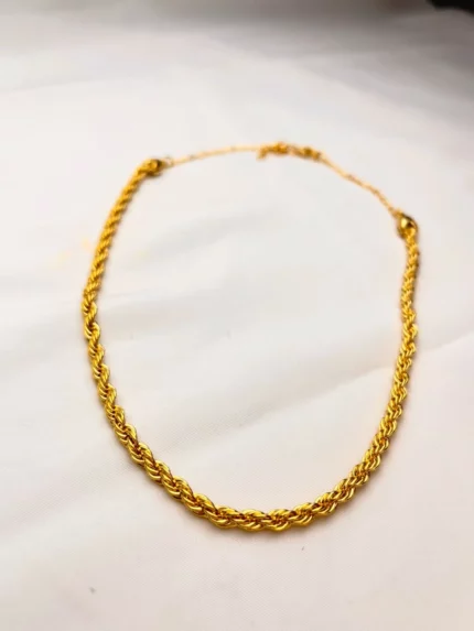 Colar dourado